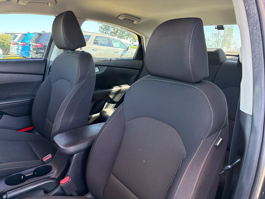 Used 2019 Kia Forte LXS FWD image 11