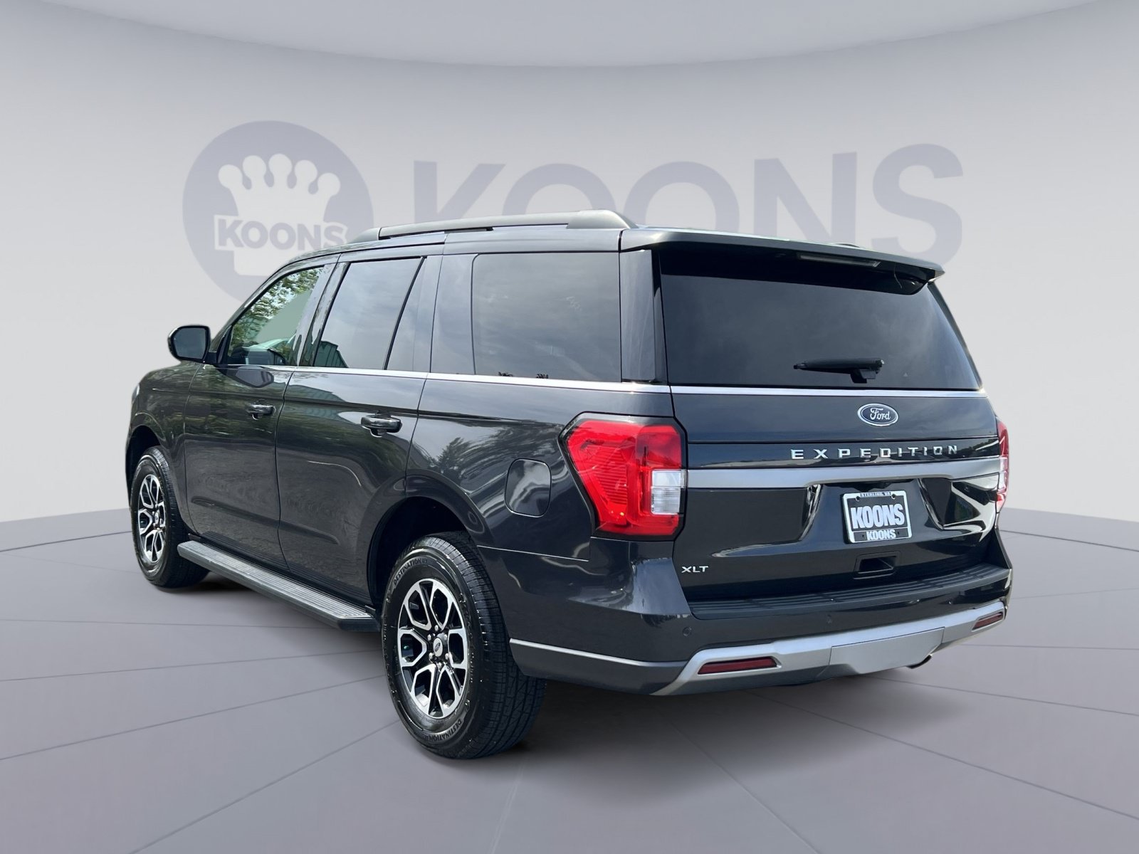 Used 2024 Ford Expedition XLT AWD/4WD image 14