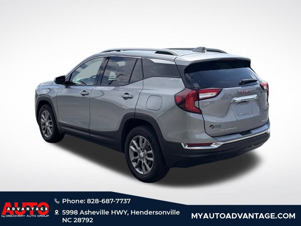 Used 2024 GMC Terrain SLT AWD/4WD image 4