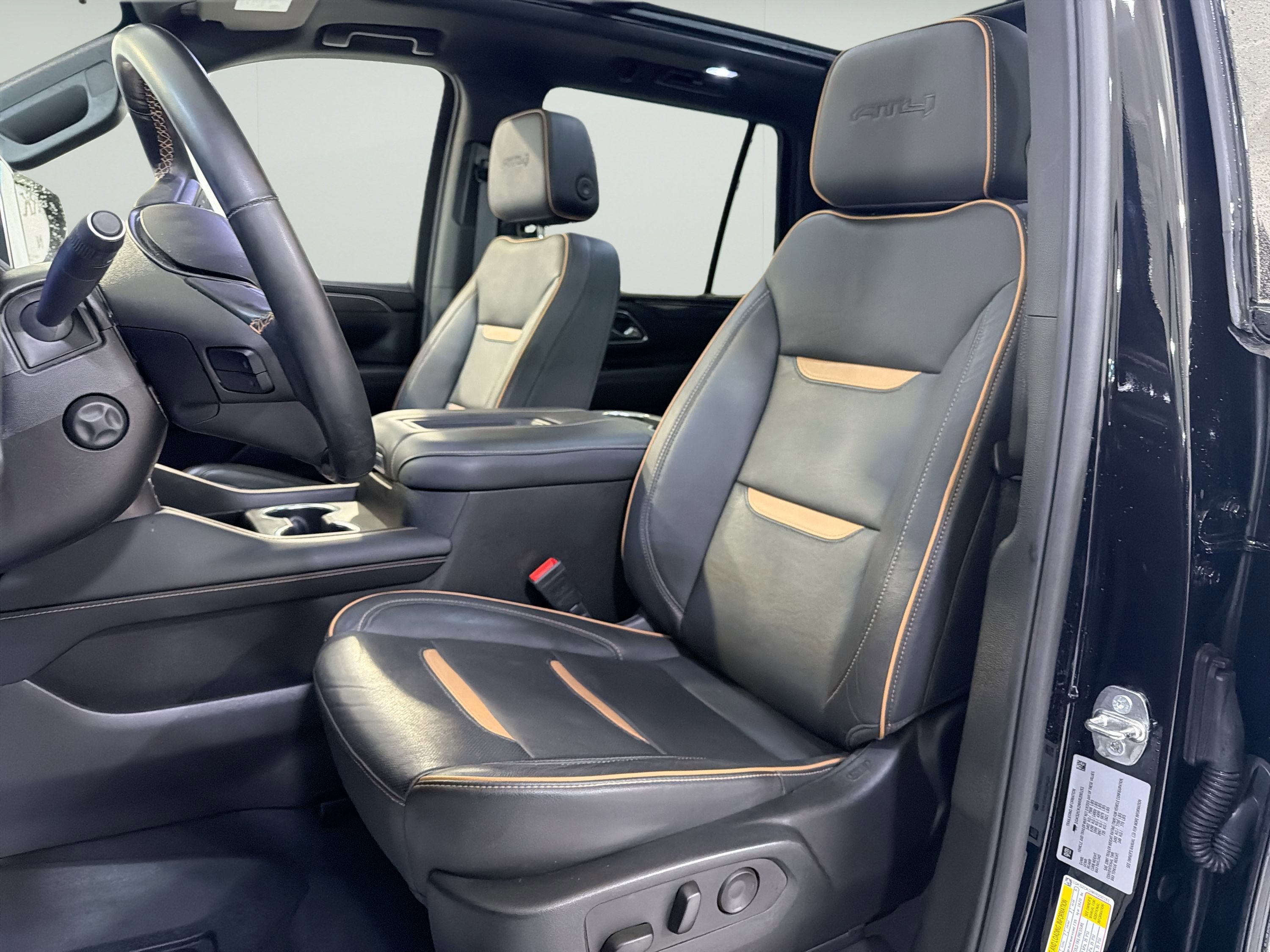 Used 2024 GMC Yukon AT4 AWD/4WD image 10