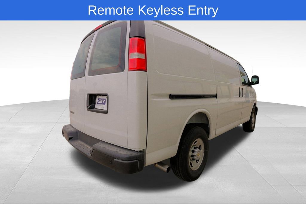 Used 2025 Chevrolet Express 2500 w/ Driver Convenience Package image 6