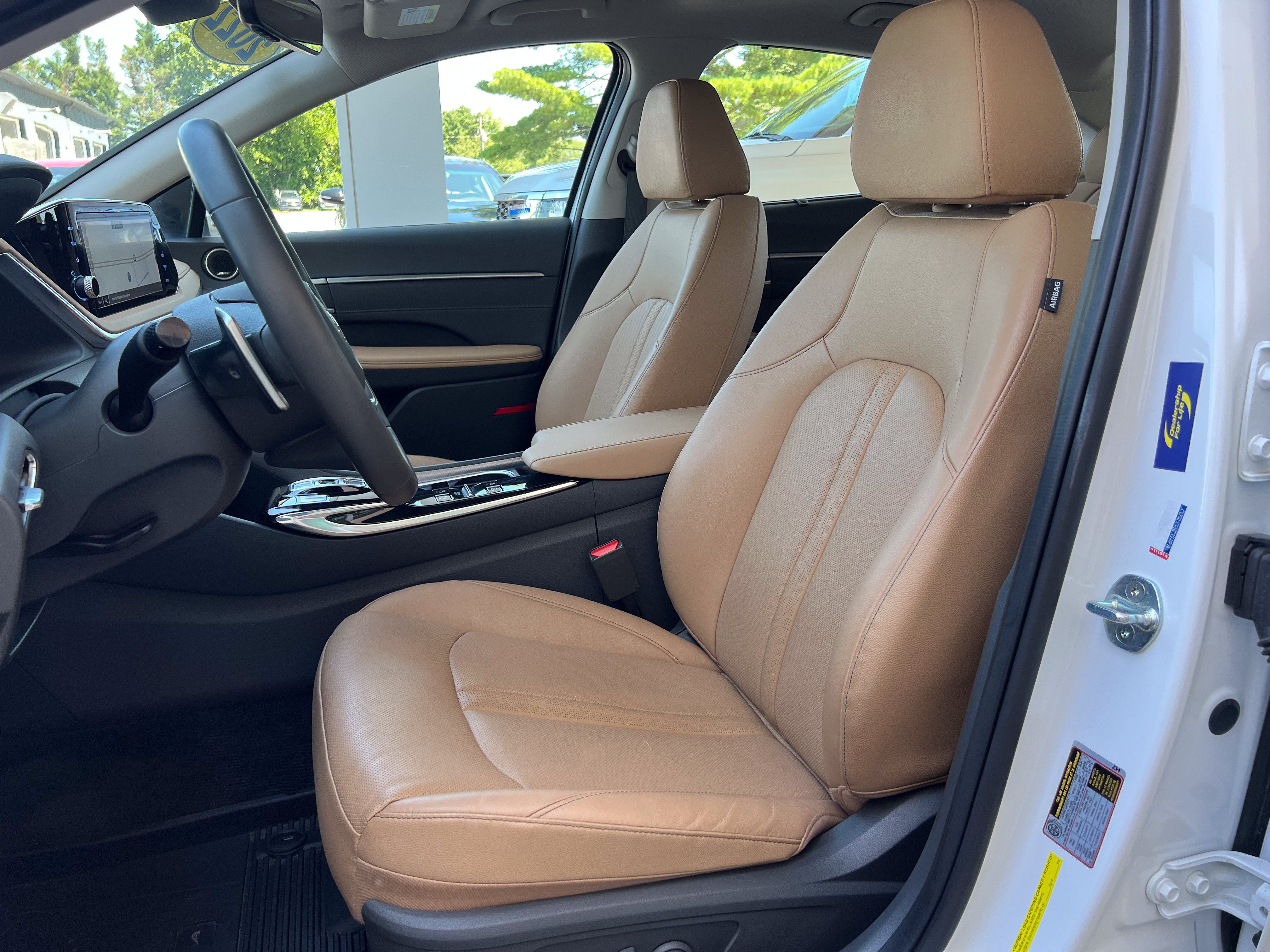 Used 2022 Hyundai Sonata Limited FWD image 12