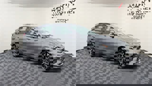 Used 2024 Kia Forte LXS image 2