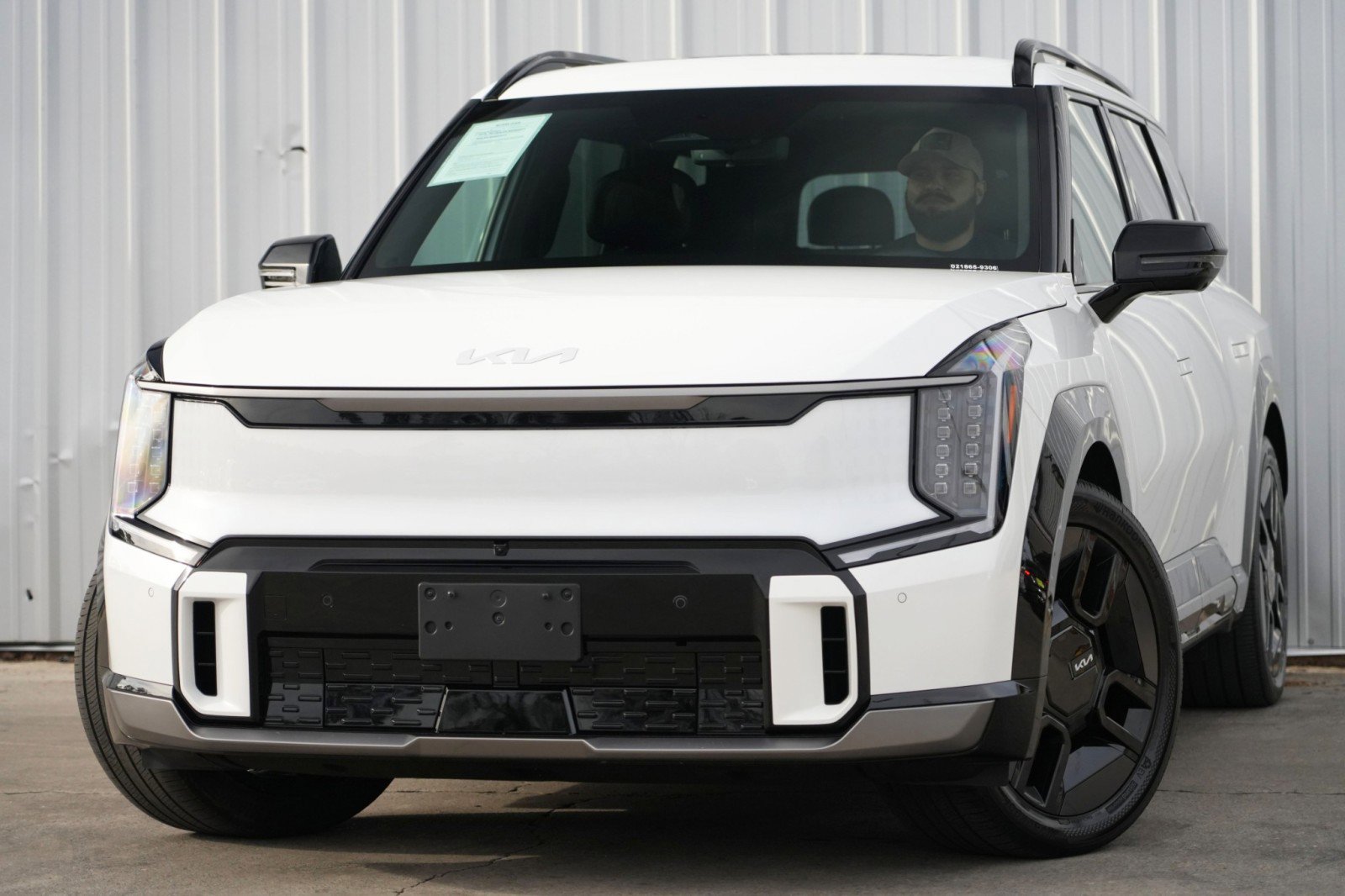 Used 2024 Kia EV9 GT-Line image 3