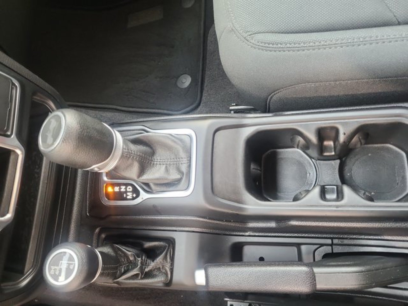 Used 2021 Jeep Wrangler Sport AWD/4WD image 13