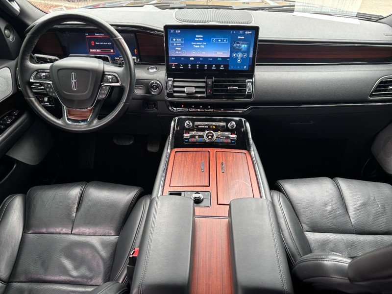 Certified 2024 Lincoln Navigator L Reserve AWD/4WD image 12