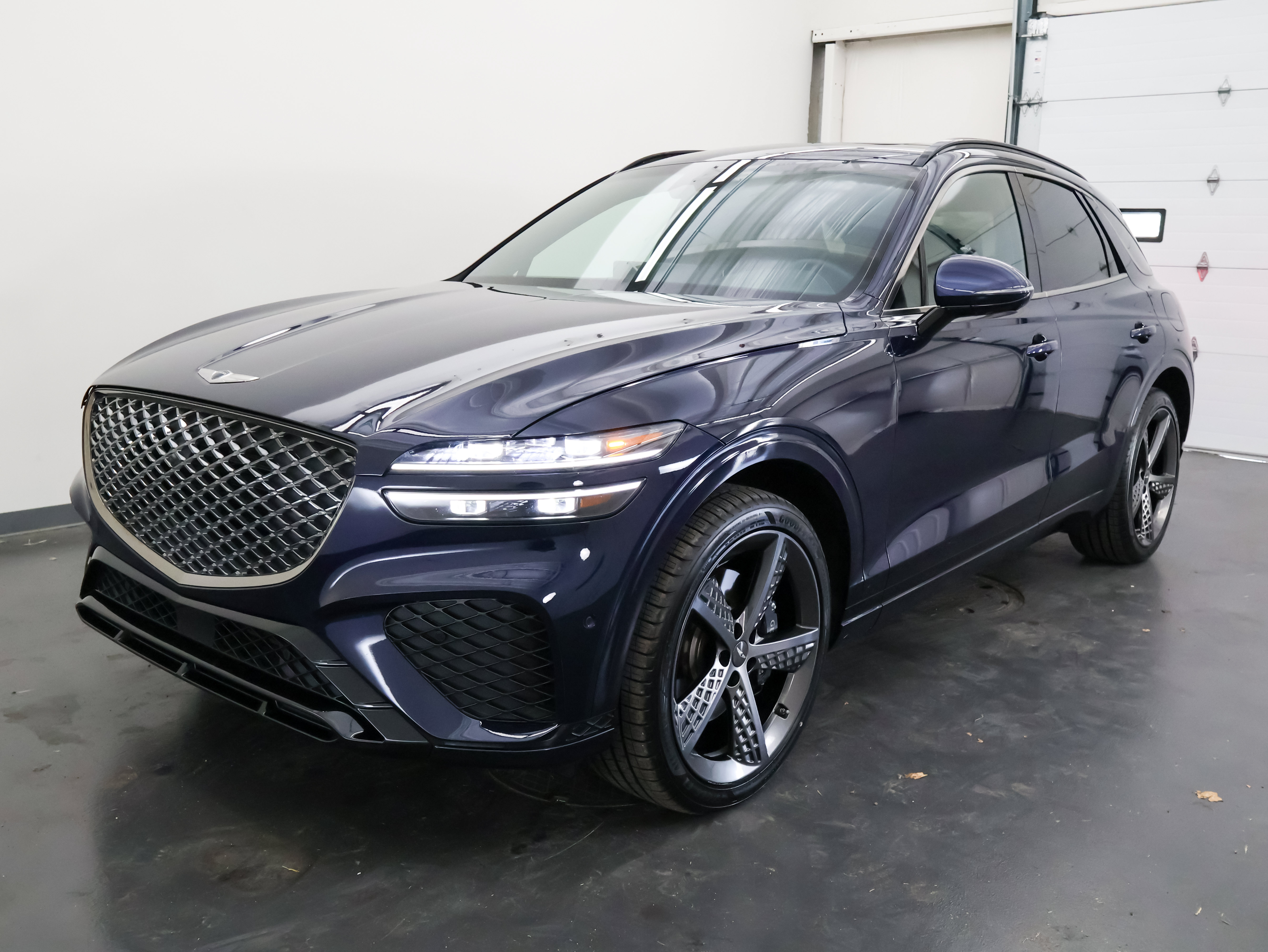Used 2023 Genesis GV70 3.5T Sport w/ Sport Prestige Package AWD/4WD image 7