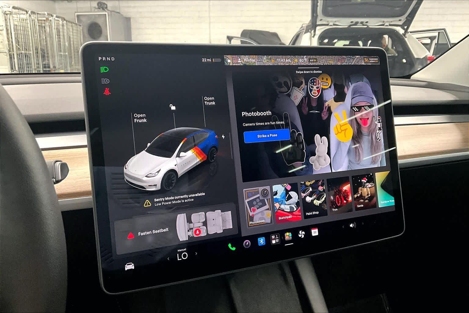 Used 2023 Tesla Model Y Long Range AWD/4WD image 33