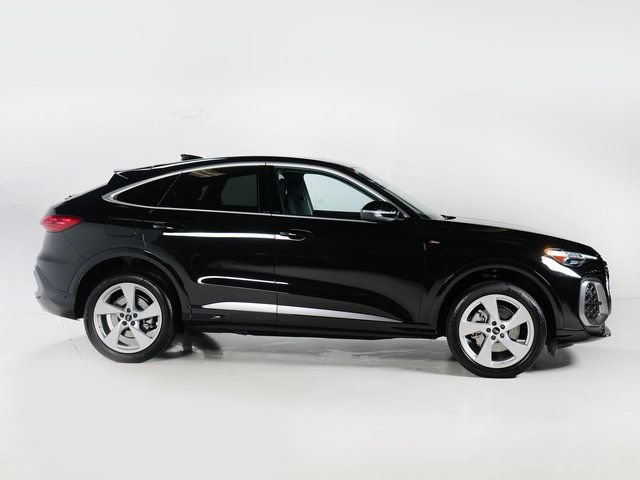 Used 2025 Audi Q5 Premium Plus w/ Premium Plus AWD/4WD image 33