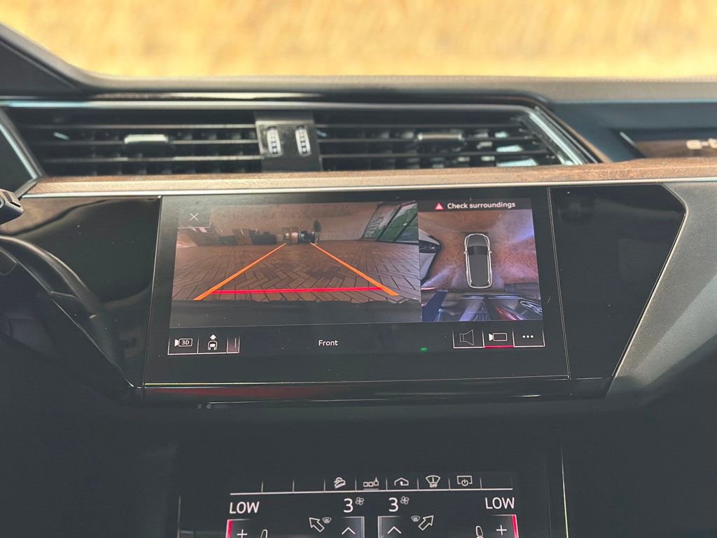 Used 2019 Audi e-tron Prestige w/ Prestige Package image 47