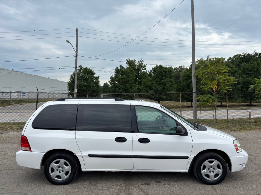 Used 2006 Ford Freestar SE FWD image 2