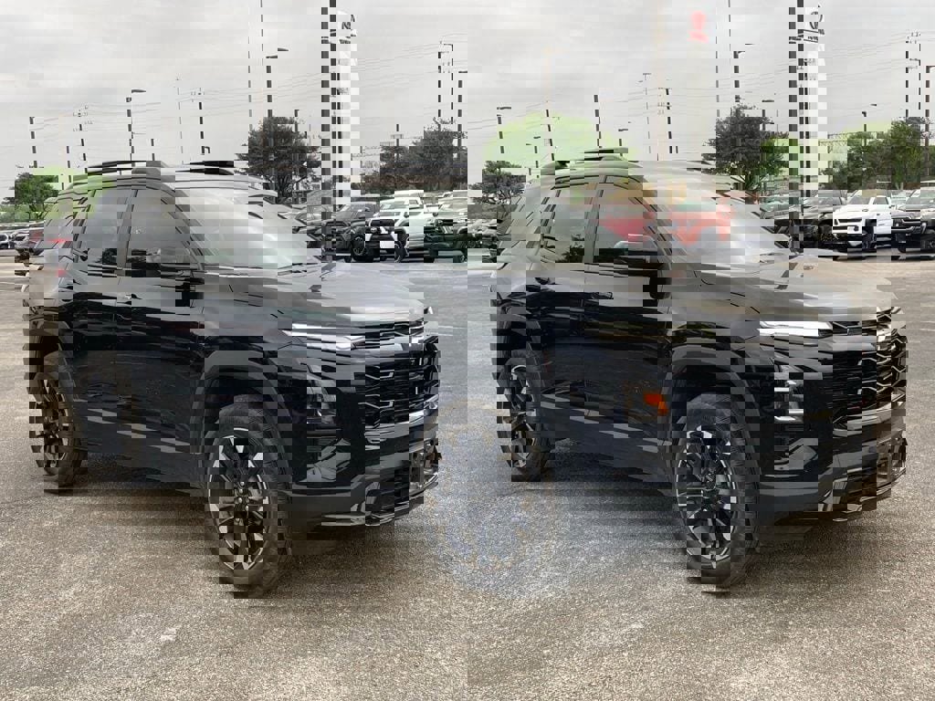 Used 2025 Chevrolet Equinox RS image 3