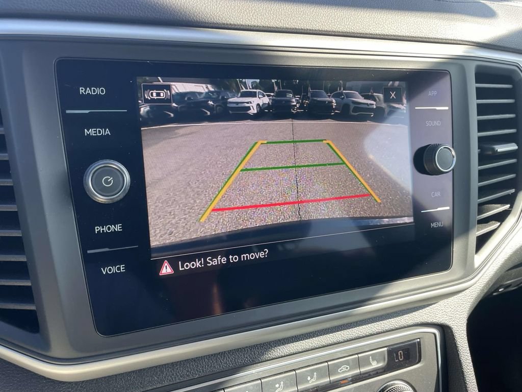 Certified 2021 Volkswagen Atlas Cross Sport SE w/ Panoramic Sunroof Package FWD image 26