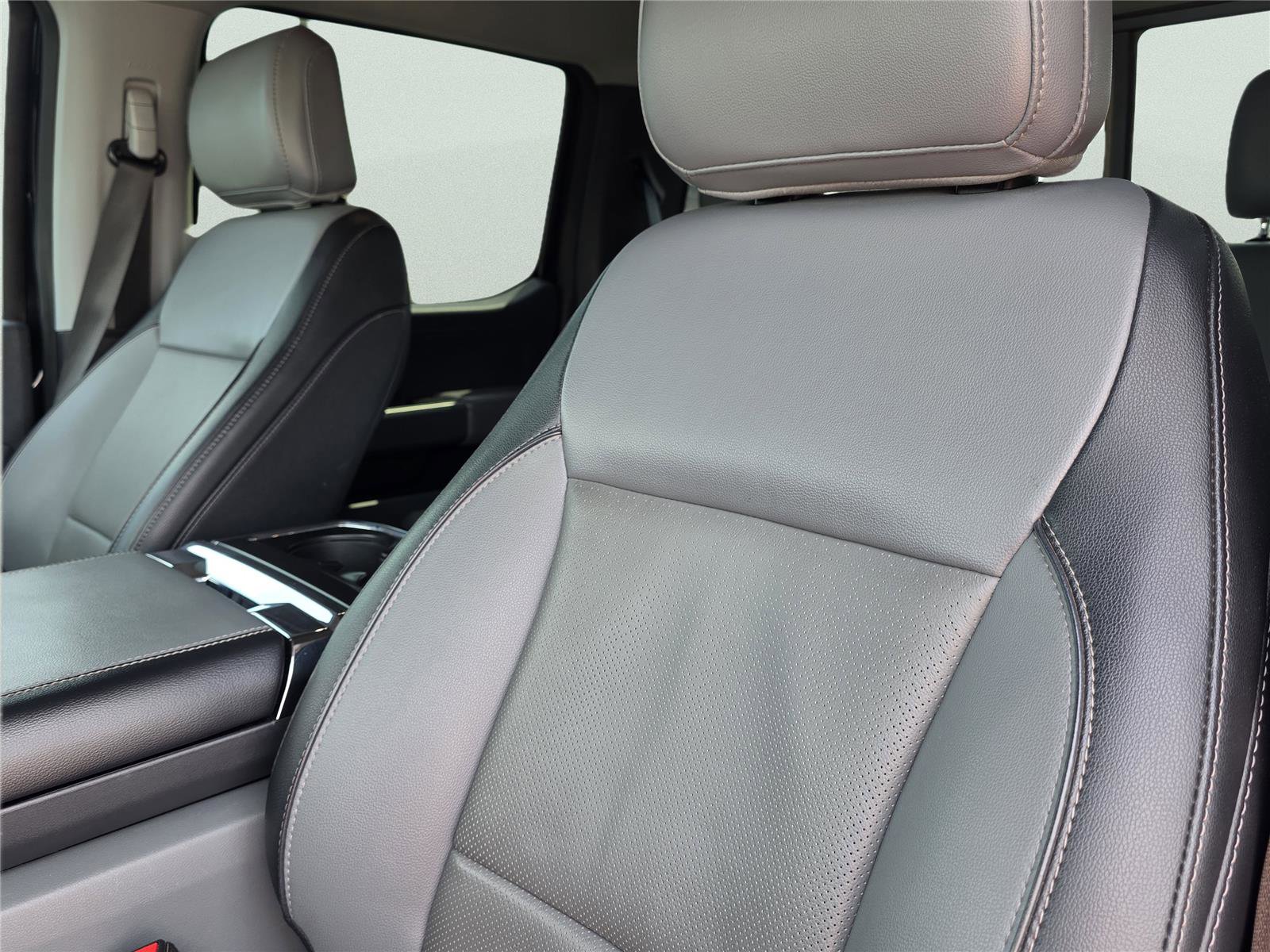 Used 2022 Ford F150 Lariat w/ Equipment Group 501A Mid image 17