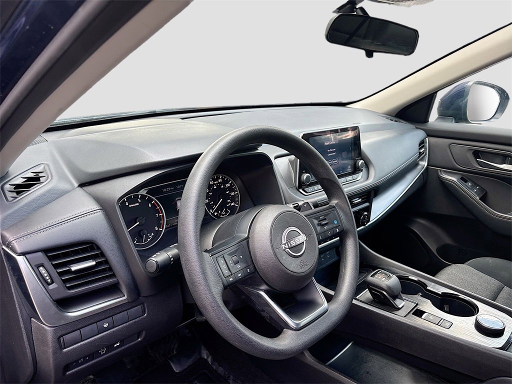 Used 2024 Nissan Rogue SV image 9