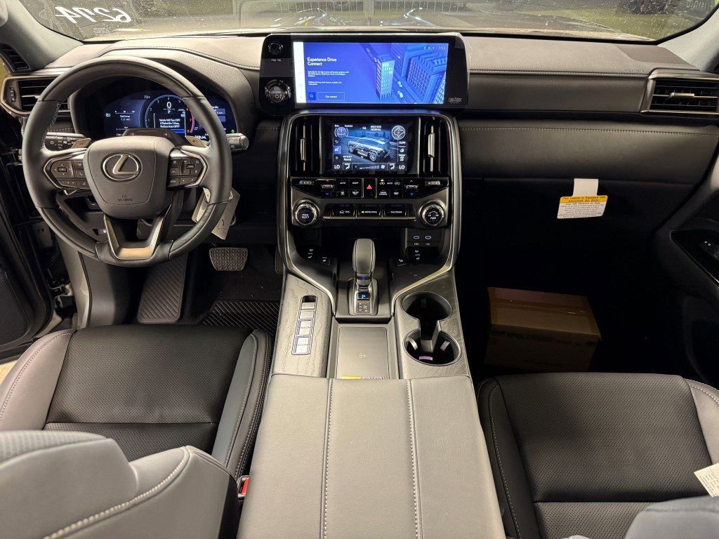 New 2025 Lexus LX 700h Luxury image 15