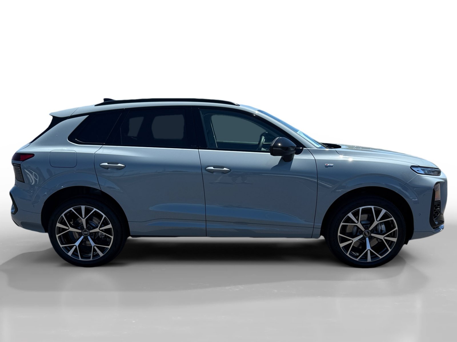 New 2026 Audi Q3 quattro 2.0T AWD/4WD image 6