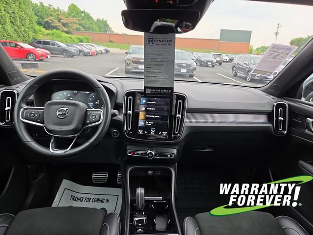 Used 2022 Volvo XC40 T5 R-Design w/ Advanced Package AWD/4WD image 10