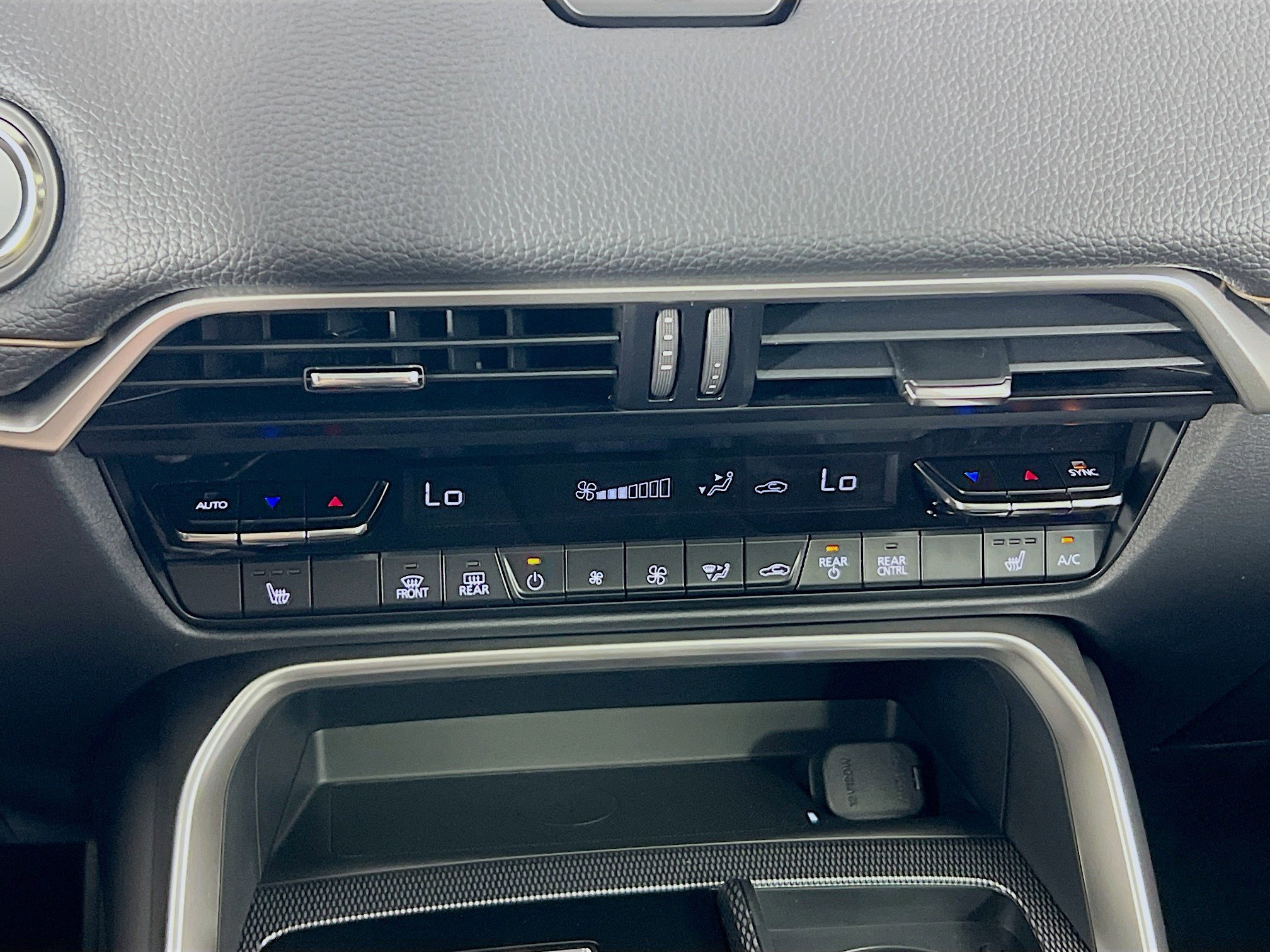 New 2025 MAZDA CX-70 Plug-In Hybrid w/ Premium Pkg image 11