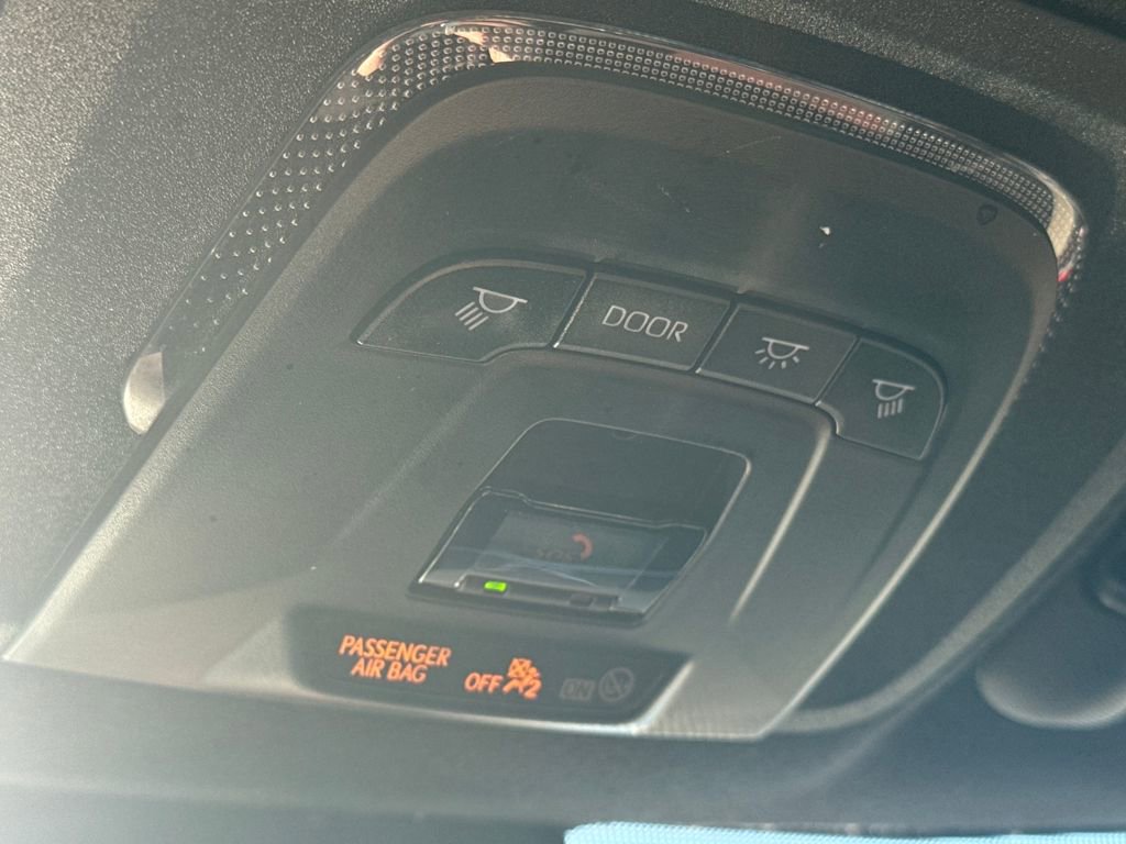 Used 2023 Toyota Corolla SE image 29