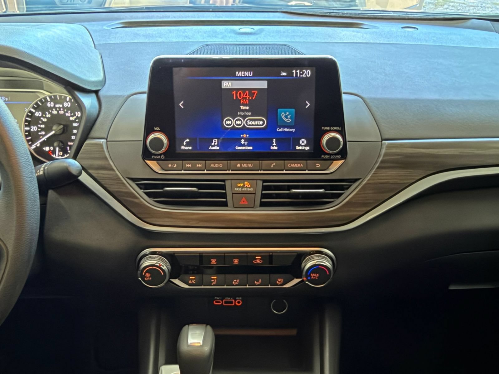 Used 2025 Nissan Altima 2.5 SV FWD image 16