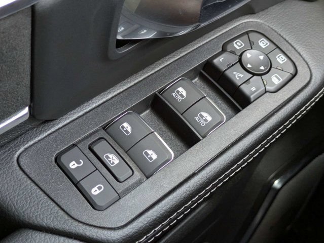 New 2026 RAM 2500 Laramie AWD/4WD image 22