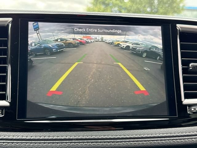 Used 2024 Chrysler Pacifica Limited FWD image 17