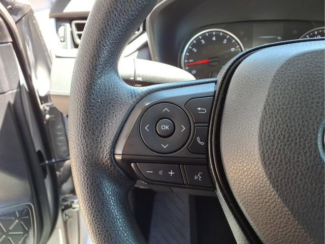 Used 2022 Toyota RAV4 LE FWD image 16