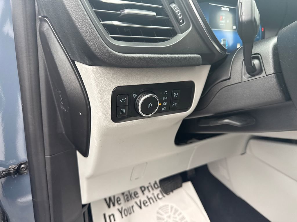 Used 2025 Ford Escape Platinum image 28