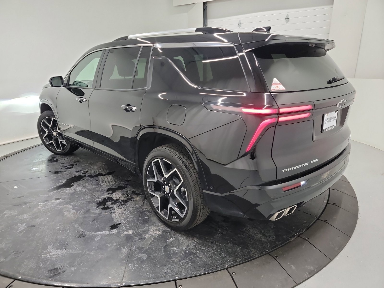 Used 2025 Chevrolet Traverse High Country image 6