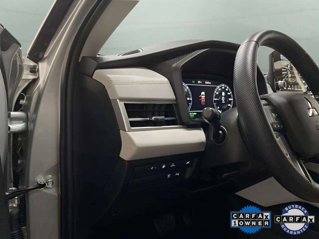 Used 2025 Mitsubishi Outlander SEL image 36