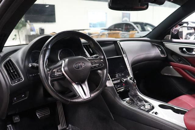 Used 2018 INFINITI Q60 Red Sport 400 w/ Sensory Package 3.0T Sport RWD image 13