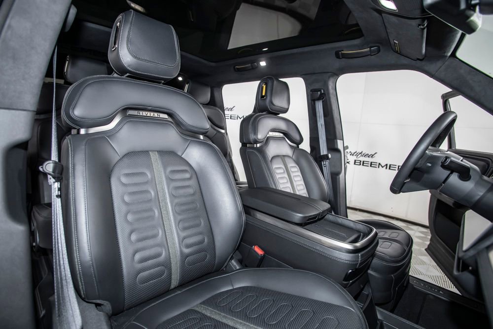 Used 2025 Rivian R1S Adventure AWD/4WD image 48