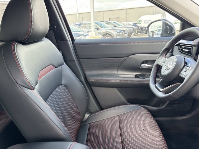 New 2027 Nissan Kicks SR FWD image 13