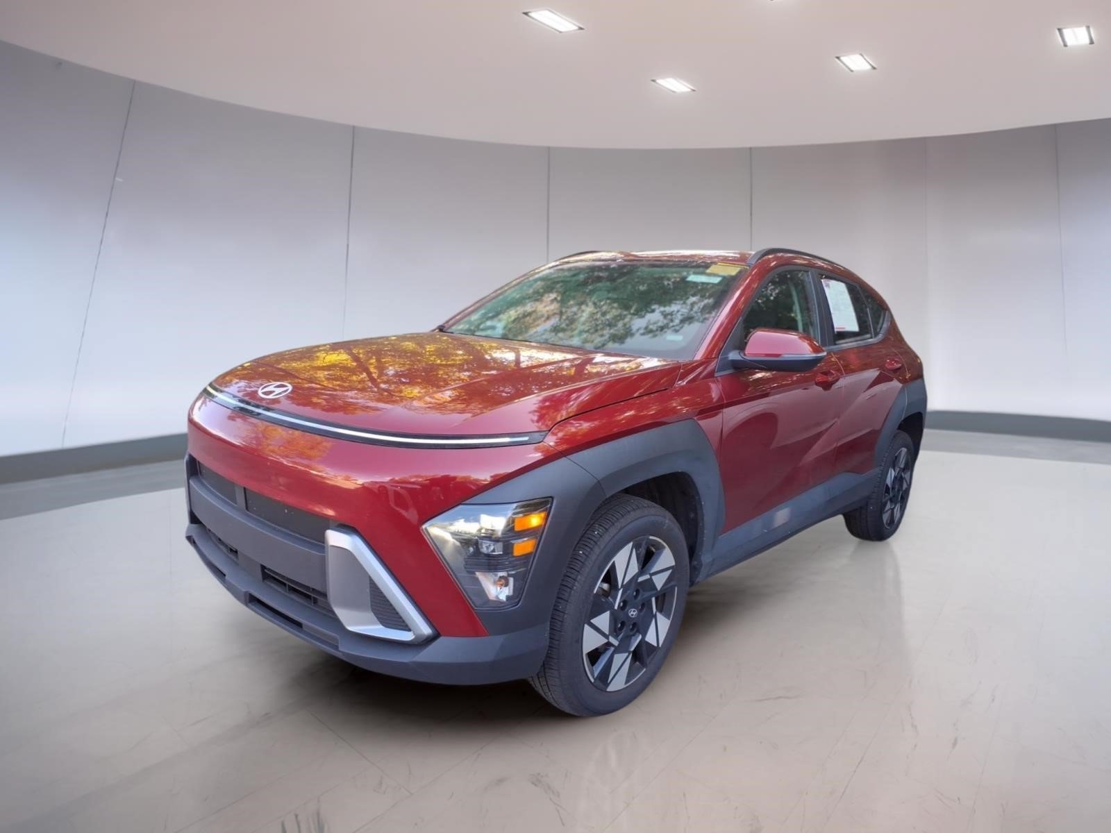 Used 2025 Hyundai Kona SEL AWD/4WD image 2