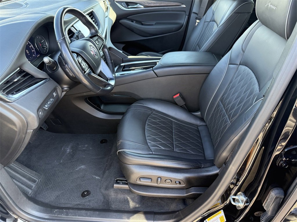 Used 2023 Buick Enclave Avenir w/ Avenir Technology Package image 10