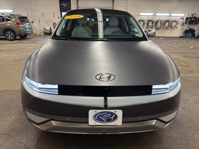 Used 2024 Hyundai Ioniq 5 Limited image 2