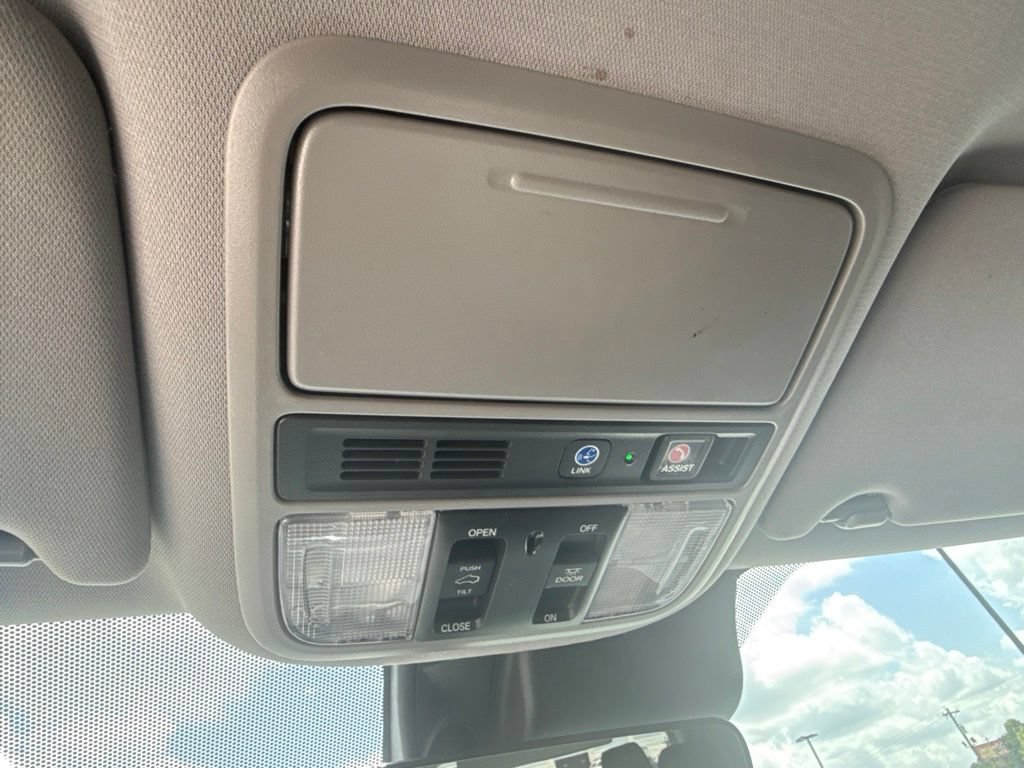 Used 2020 Honda Pilot Touring image 25