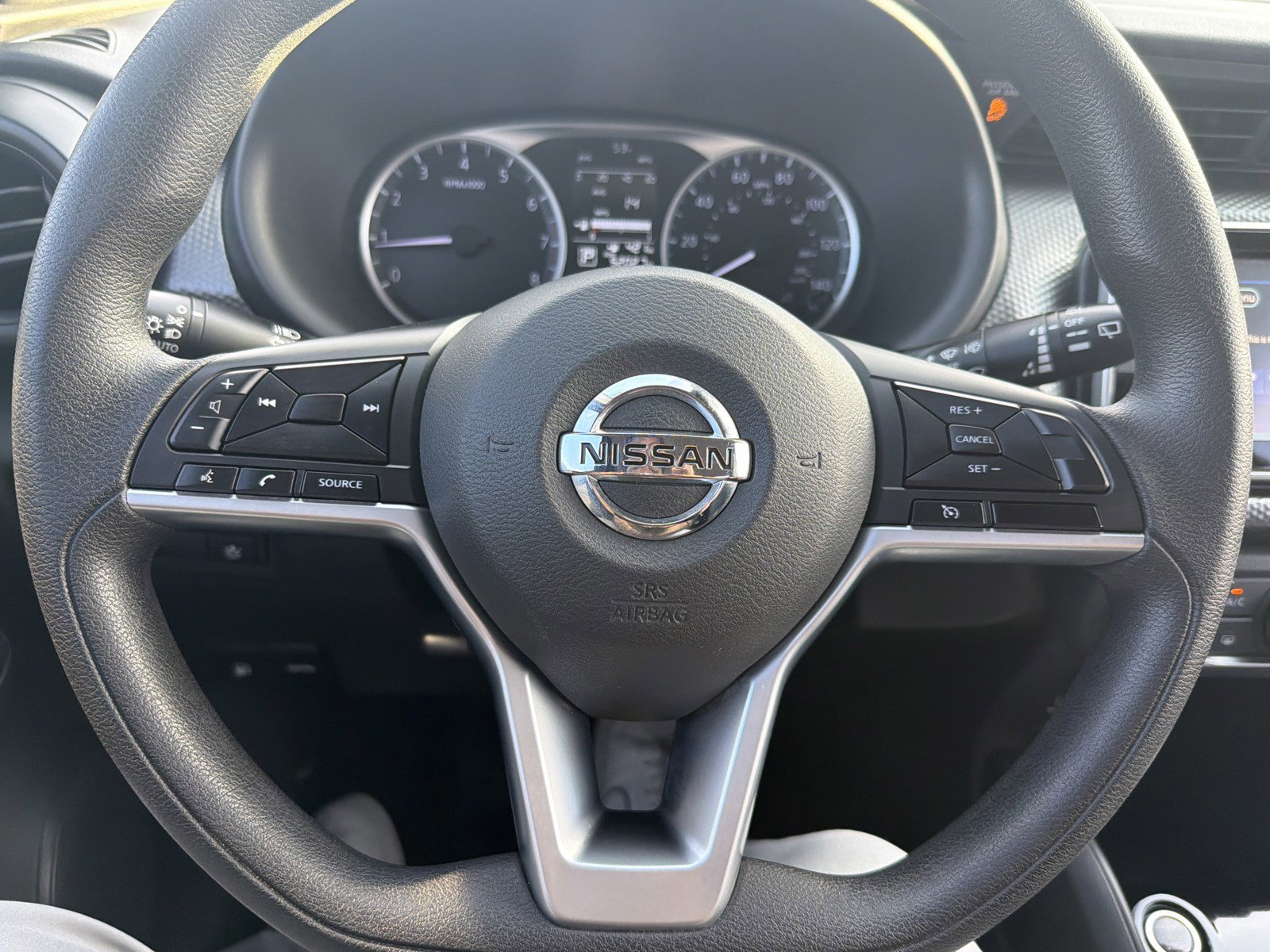Used 2020 Nissan Kicks S image 31