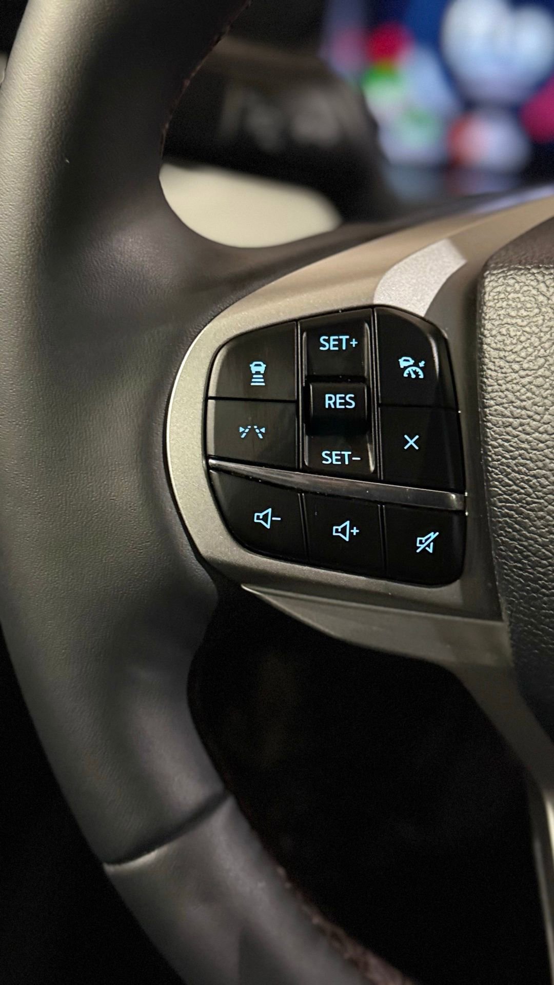 Used 2025 Ford Explorer Active w/ Active Comfort Package image 80