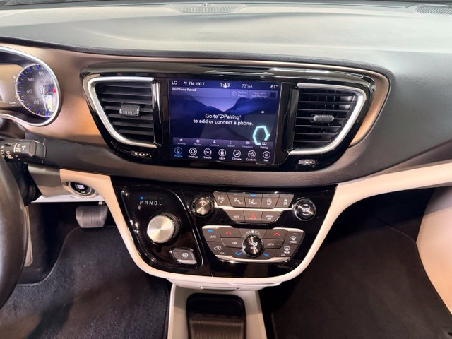 Used 2018 Chrysler Pacifica Touring-L Plus w/ Advanced Safetytec Group FWD image 21