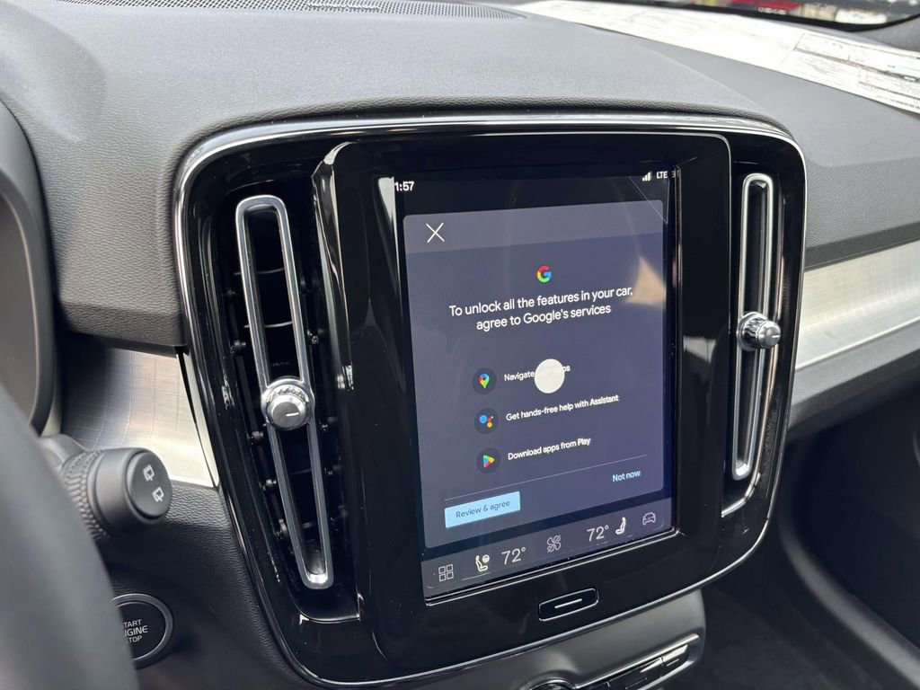 New 2026 Volvo XC40 B5 Ultra w/ Protection Package Premier image 18