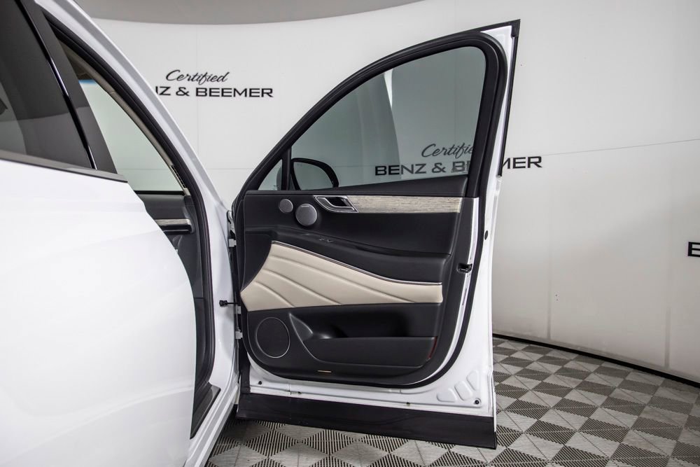 Used 2025 Genesis GV80 2.5T Prestige image 16