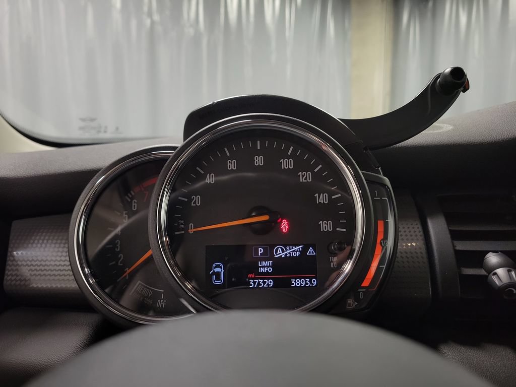 Used 2021 MINI Cooper 2-Door Hardtop FWD image 23
