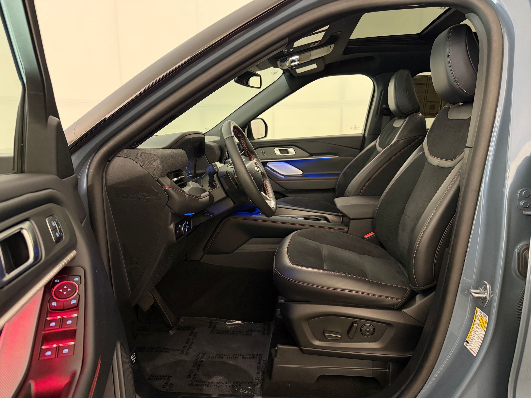 Used 2025 Ford Explorer ST w/ Sun And Sound Package AWD/4WD image 5