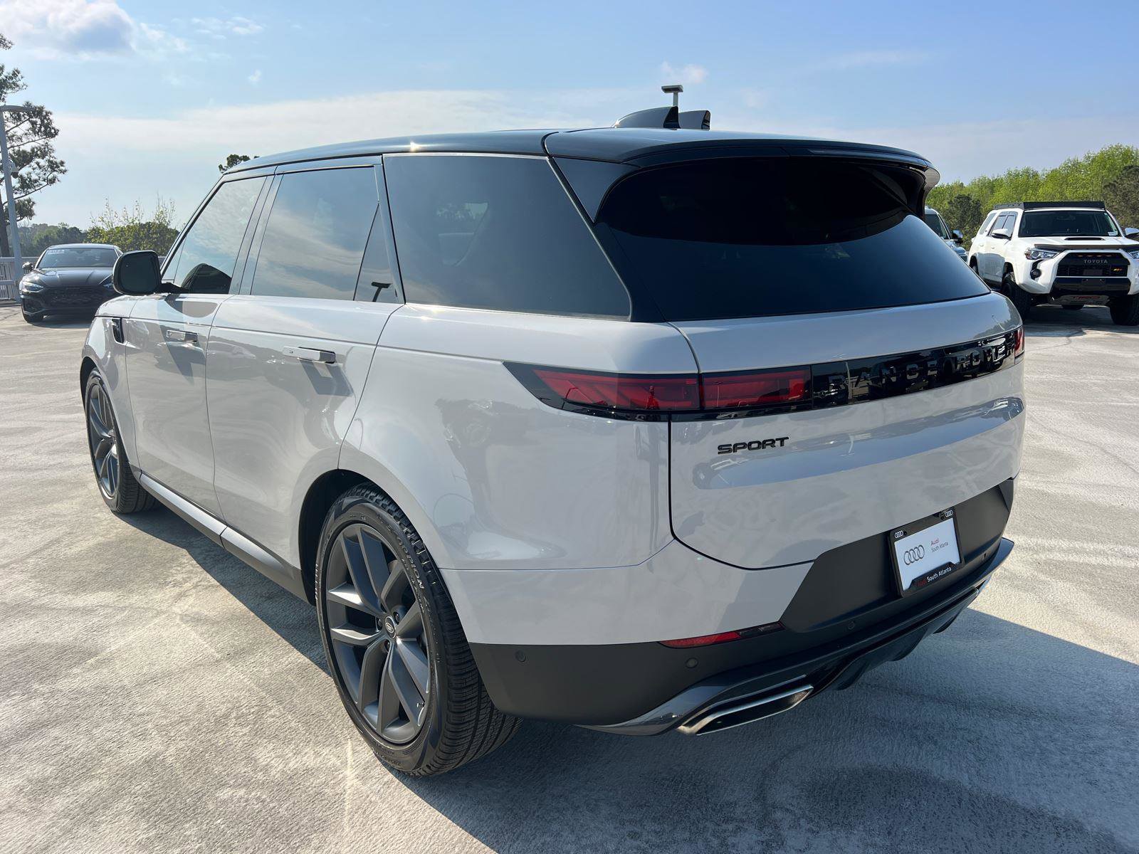 Used 2024 Land Rover Range Rover Sport SE image 7