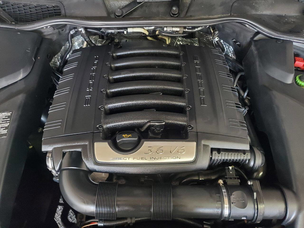Used 2012 Porsche Cayenne image 4