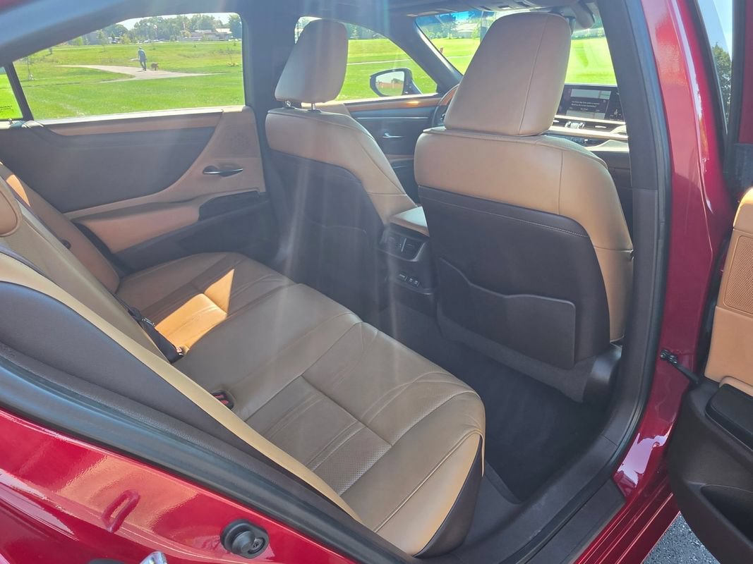Used 2019 Lexus ES 350 w/ Accessory Package FWD image 16