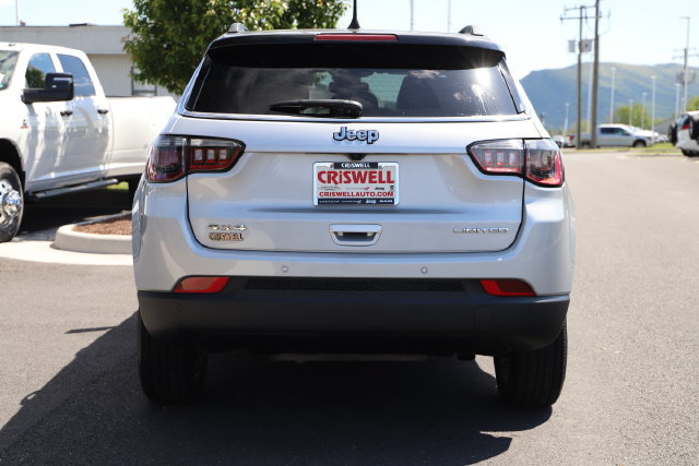 Used 2025 Jeep Compass Limited AWD/4WD image 5