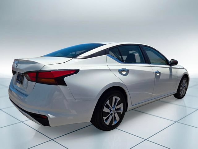 Used 2024 Nissan Altima 2.5 S FWD image 5